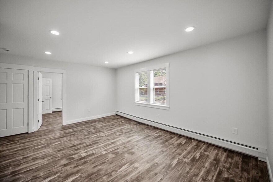 Building Photo - 5 Goulart Ave