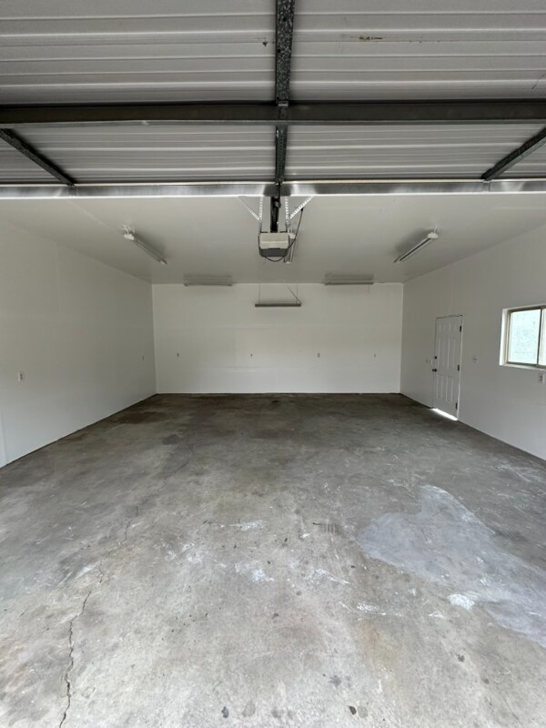 Building Photo - 8169 Ivy Dr