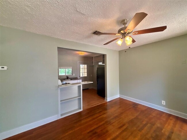 Building Photo - 3304 Cherrywood Rd