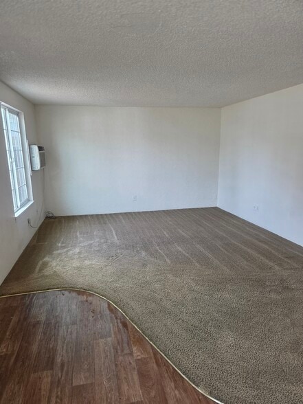 Building Photo - 534 Hamilton St