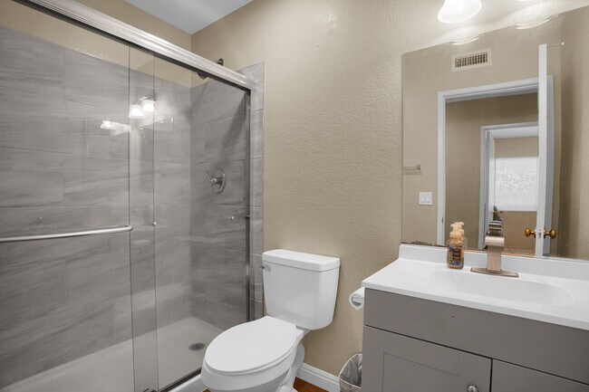 Building Photo - 40170 Tanager Cir