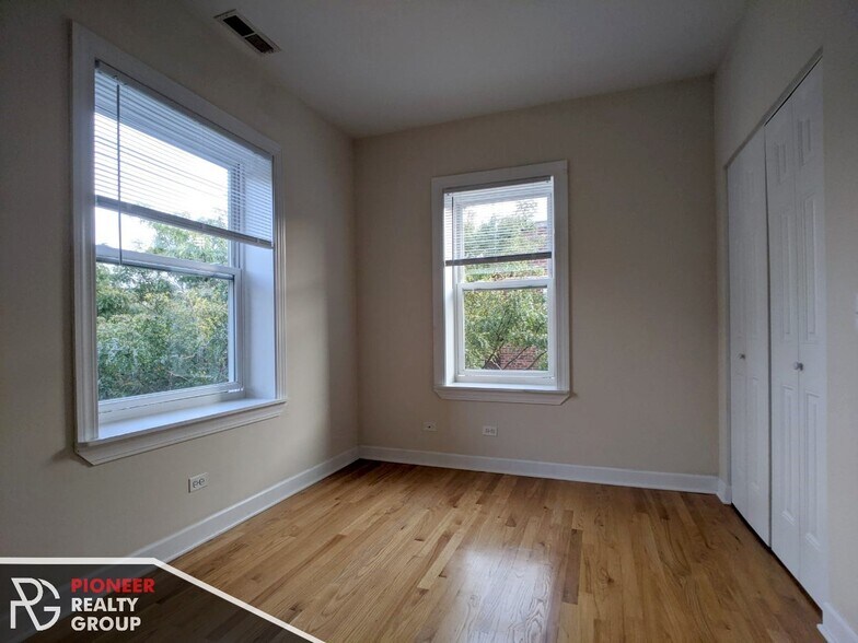 Building Photo - 3240 N Clifton Ave