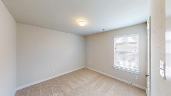 Building Photo - 333 Spruce Oak Ln