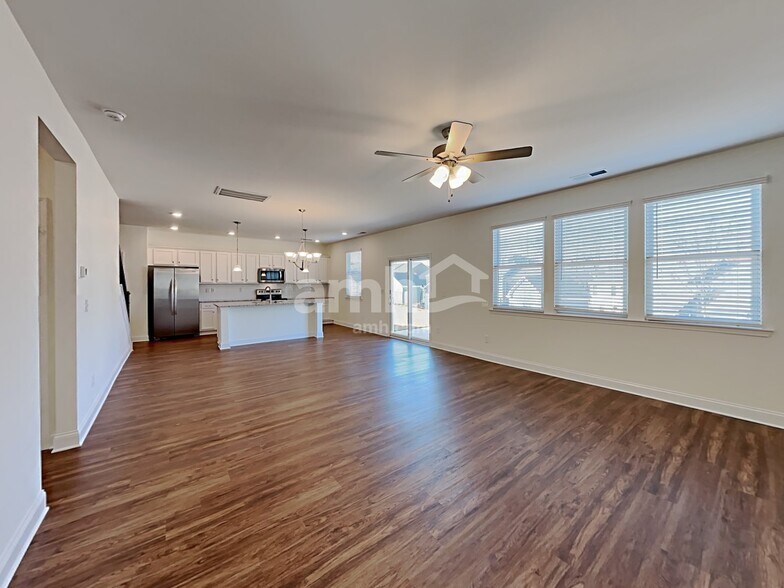 Building Photo - 2409 Garrett Prk Dr