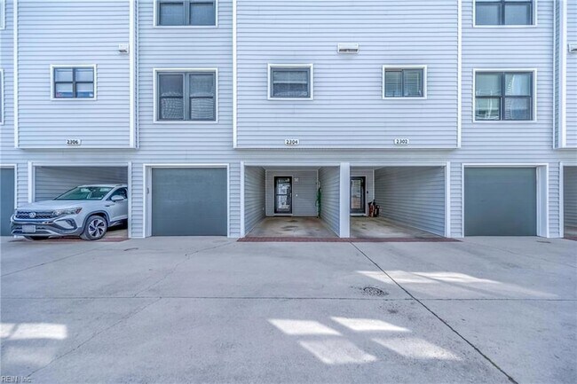 Building Photo - 2304 Bergen Ct
