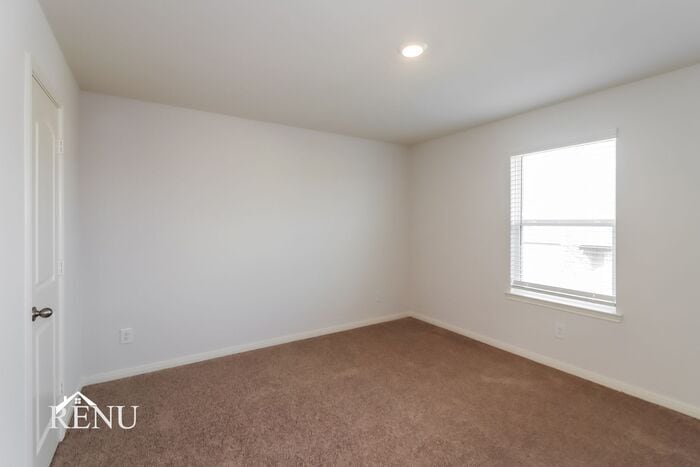 Building Photo - 10445 Sweetwater Creek Dr