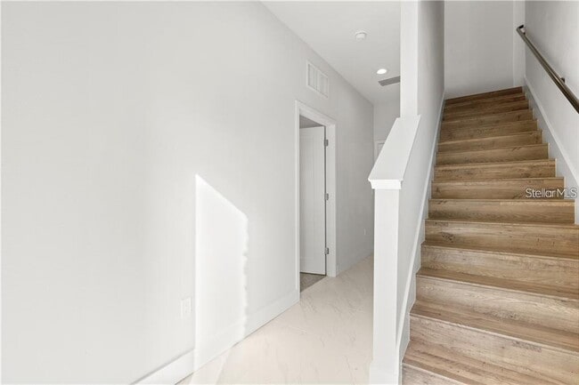 Building Photo - 4810 W McElroy Ave