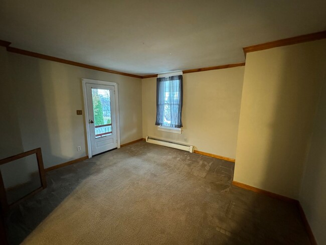 Building Photo - 1st floor Apartment