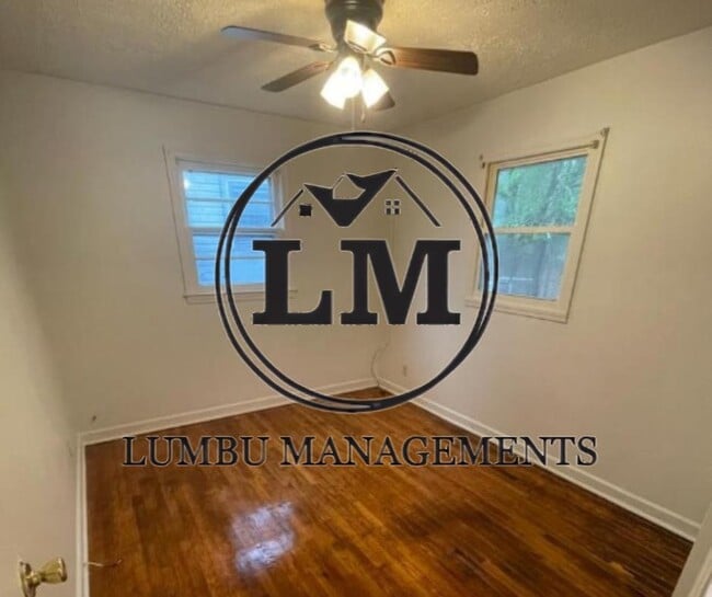 Building Photo - 517 Stephens St