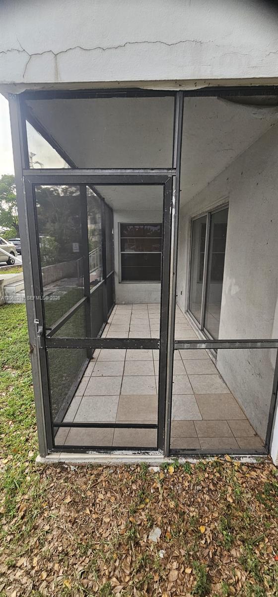 Building Photo - 4168 Inverrary Dr
