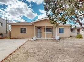 Building Photo - 1505 Walter St SE