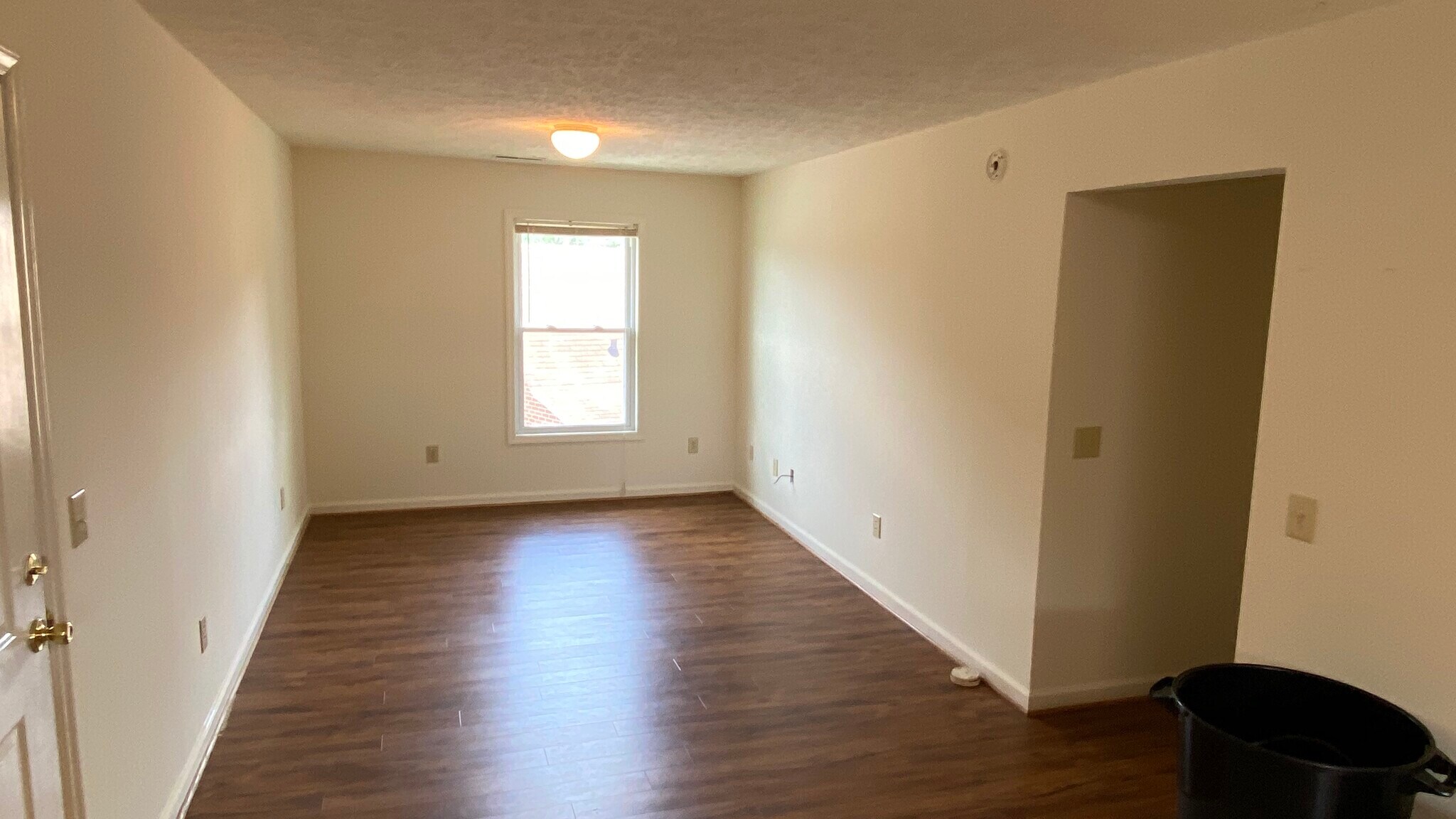 Building Photo - 1282 N Main St