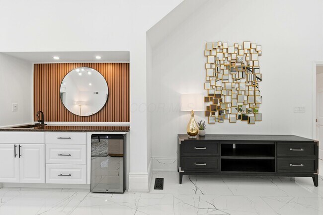 Building Photo - 8661 Craigston Ct