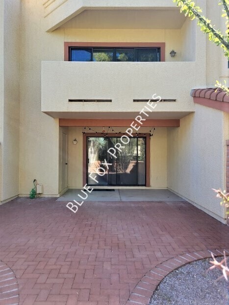 Building Photo - 10131 E Lost Trails St