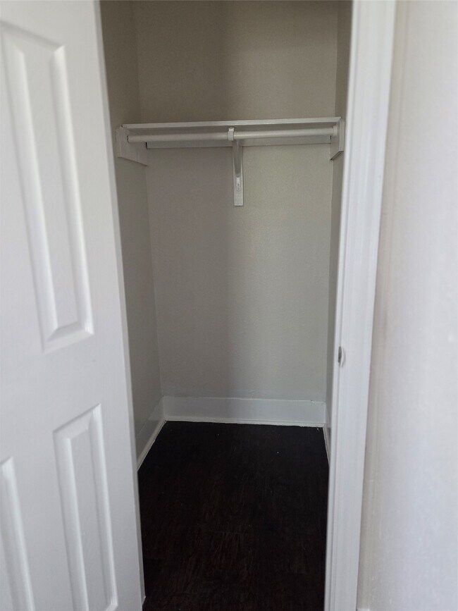 Building Photo - 302 71st St