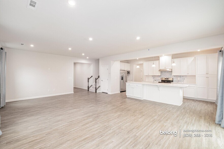 Building Photo - 971 Fancher Ln
