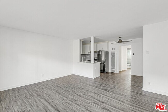 Building Photo - 1323 11th St