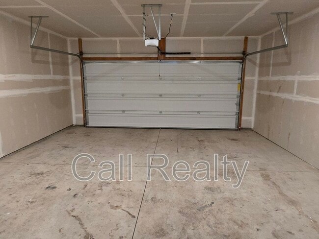 Building Photo - 9616 E Nixon Ln