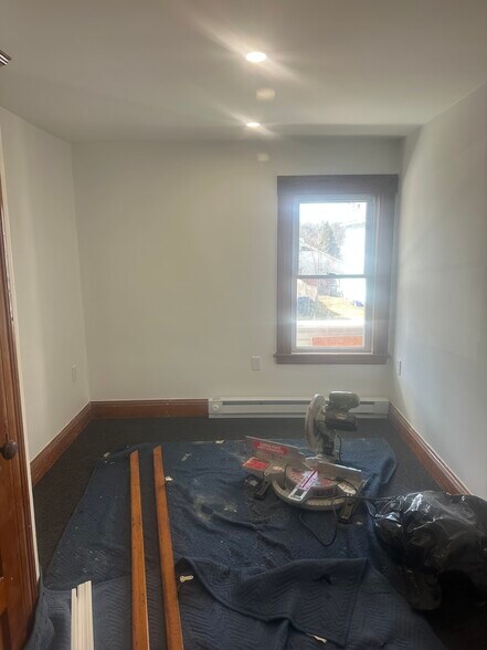 Building Photo - 76 Benham St