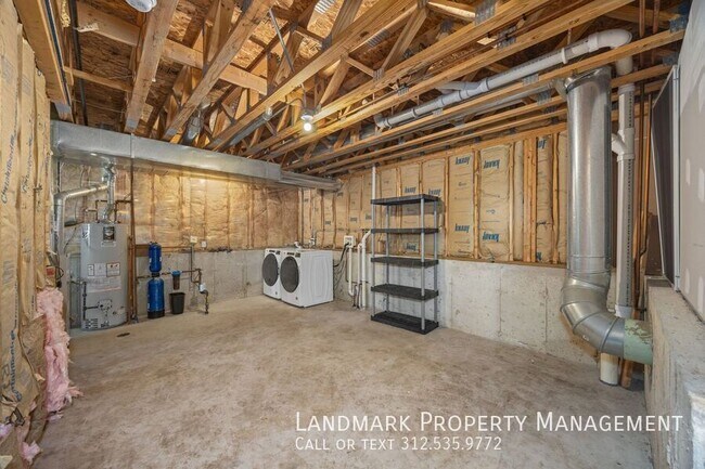 Building Photo - 437 Maggie Ln