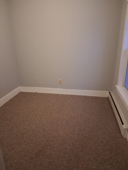 Building Photo - 15 School St