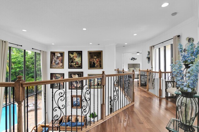 Building Photo - 10703 Versailles Blvd