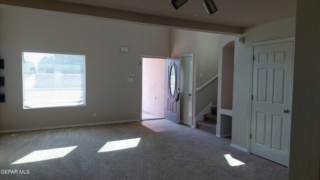 Building Photo - 14235 Russ Leach Ave