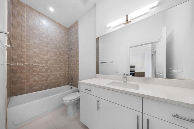 Building Photo - 20 NE 19th Ave