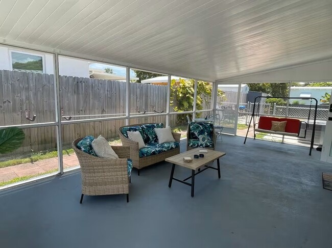 Building Photo - 237 2nd Rd