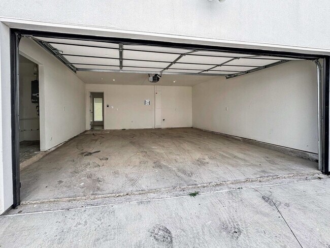 Building Photo - 1731 N Fitzhugh Ave