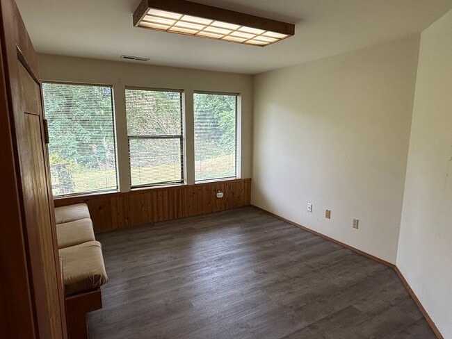 Building Photo - Beautiful Spacious Home in Mukilteo