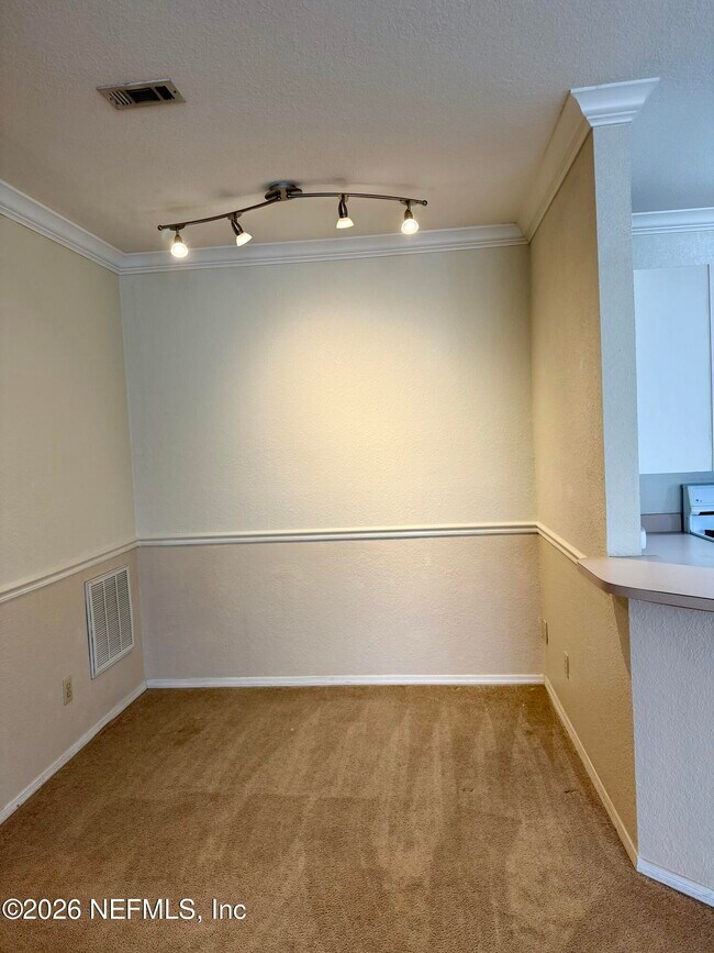 Building Photo - 13810 Sutton Park Dr N
