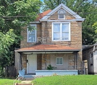 Building Photo - 1743 W Hill St