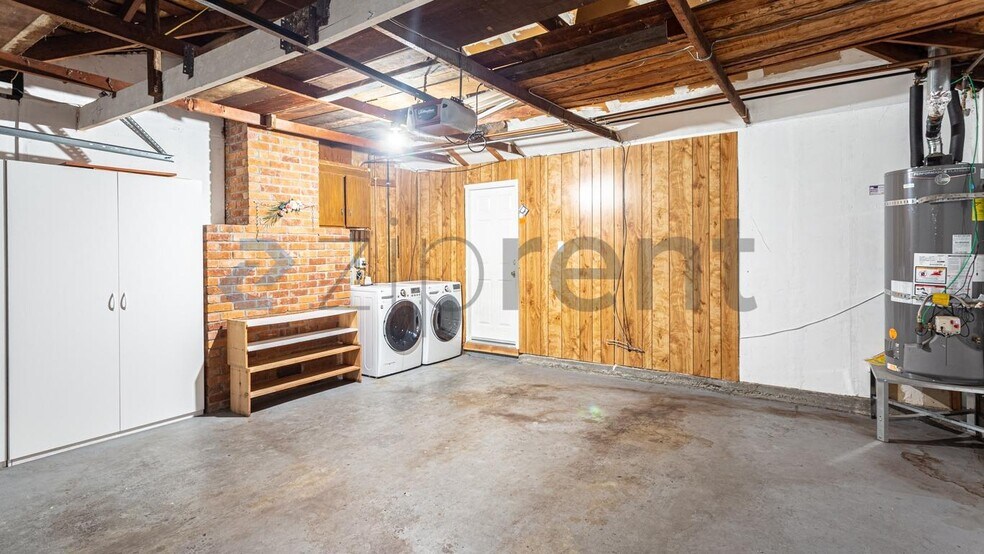 Building Photo - Unit
