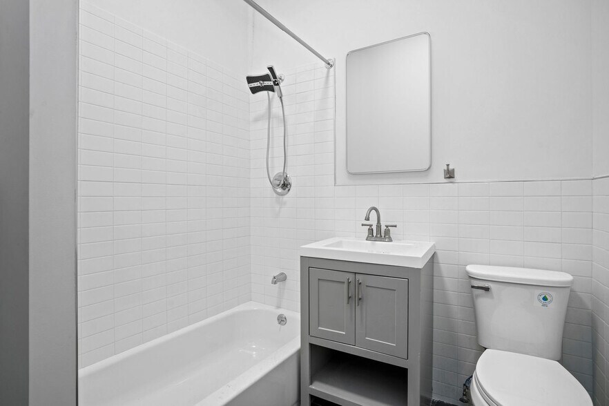 Building Photo - 257 W 19th St