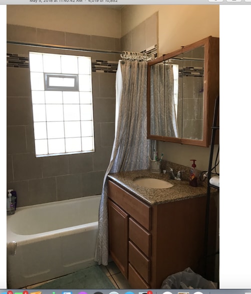 bathroom - 2913 N Farwell Ave