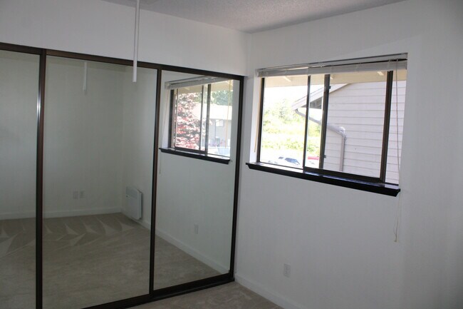 Building Photo - 7650 Birch Bay Dr