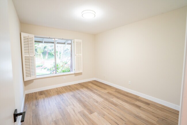 Building Photo - 920 Stewarton Way