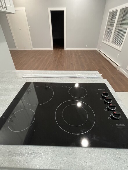 Building Photo - 66 Cedar Oaks Ave