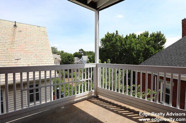 Building Photo - 55 Royal St