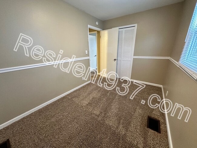 Building Photo - 3 Bed 1 Bath Home