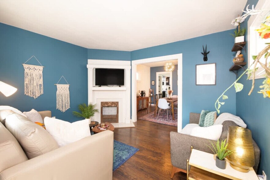 Building Photo - 2156 W 34th Pl