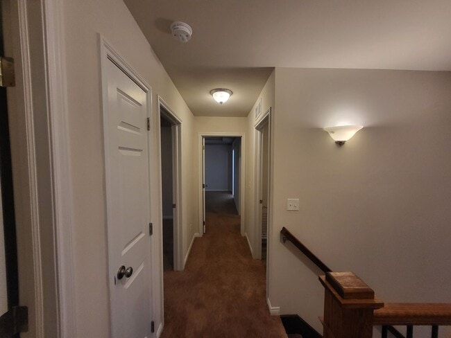 Building Photo - Spacious 4-Bedroom, 2.5-Bath Home Near Downtown Holly