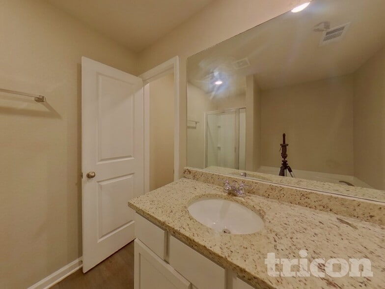 Building Photo - 1392 Deutz Dr