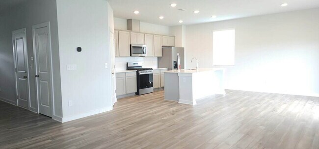 Building Photo - Beautiful 2025-Built Home in a Desirable Newer Neighborhood!