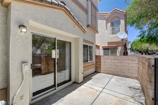 Building Photo - 3290 Dragon Fly St
