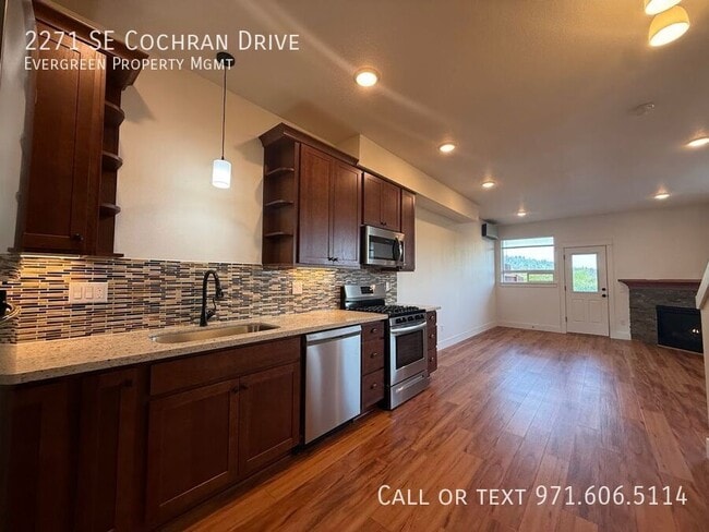 Building Photo - 2271 SE Cochran Dr
