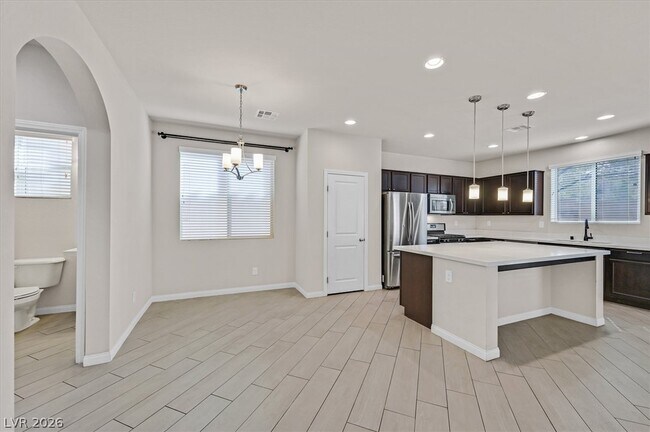 Building Photo - 719 Orchard Course Dr