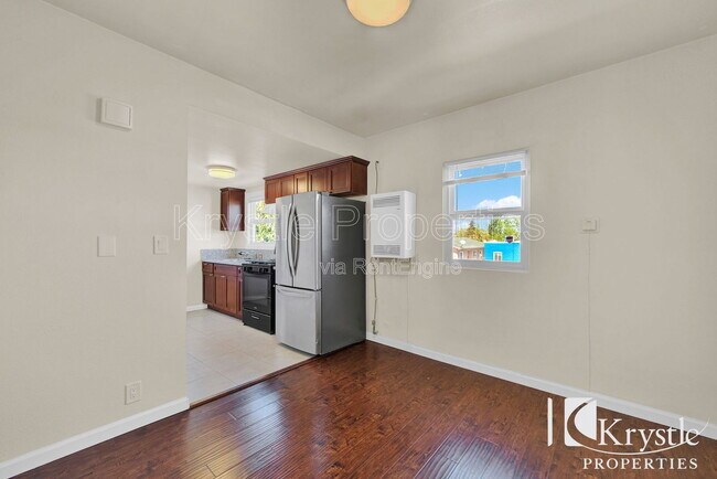 Building Photo - 1340 Farrell St