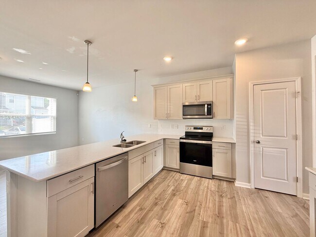 Building Photo - **OFFERING REFUNDABLE APPLICATION FEES & $100 MOVE IN PROMOTION** Modern 3BD, 2.5BA Clayton Townh...